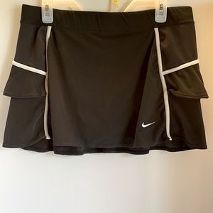 Nike Dry Fit Women’s Size Large (12/14) Black Athletic Skort Skirt w/ Ruffles